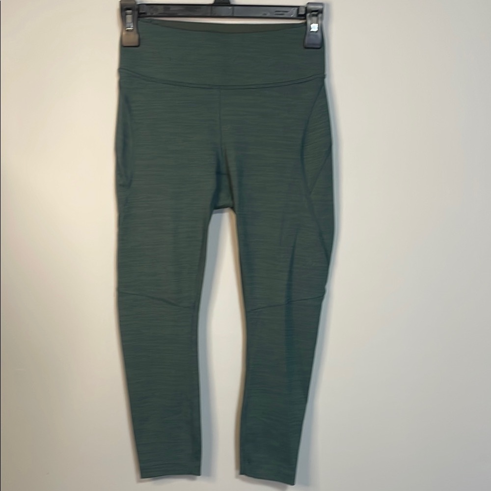 Outdoor Voices Green 22” Leggings Size Small